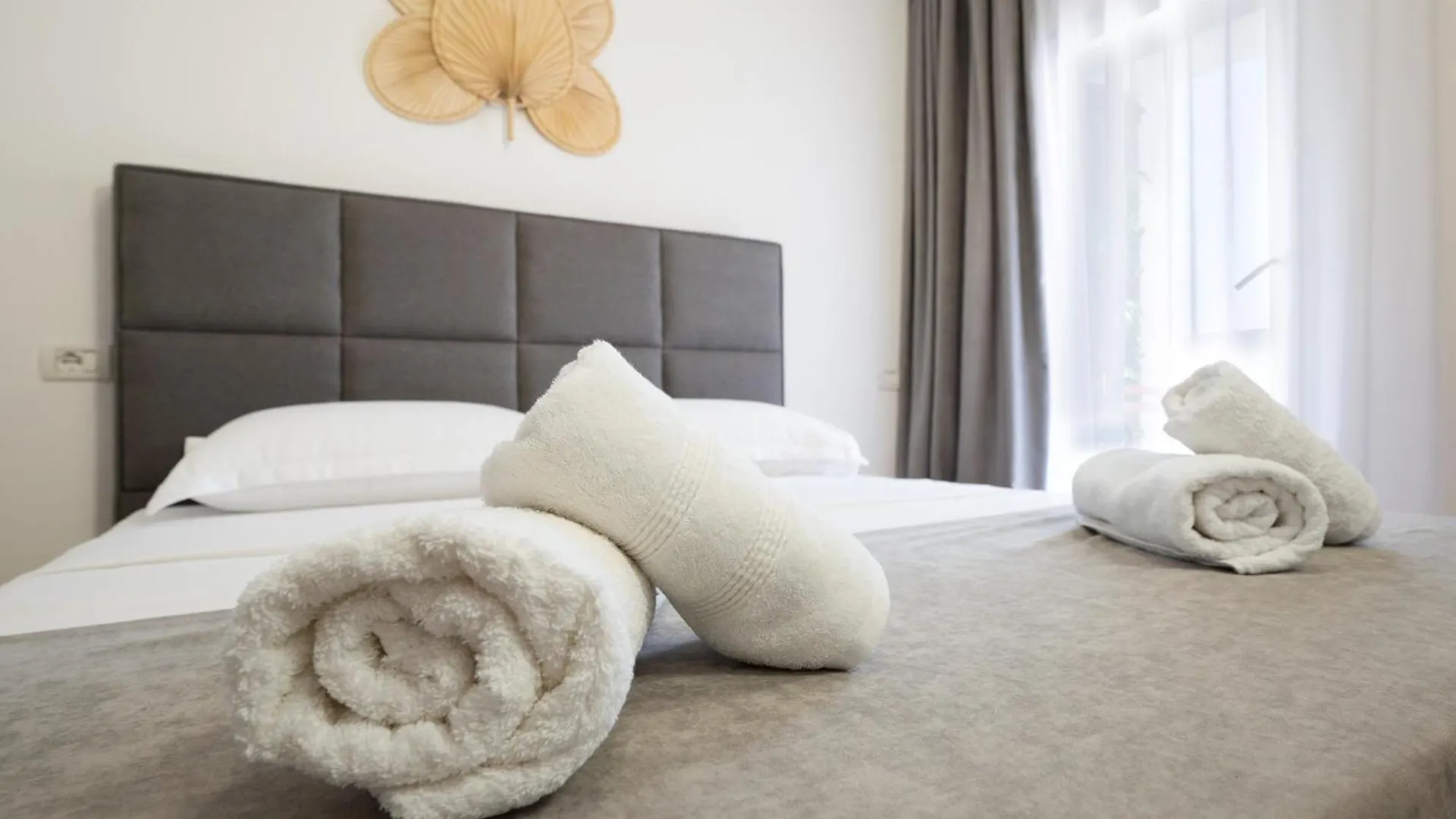 Deha Apartments Durrës
